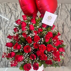 Arreglo Piramide en Rosas